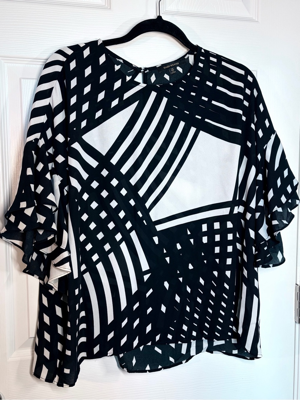 Ellen Weaver Black & White Geometric Ruffle-Sleeve Blouse
